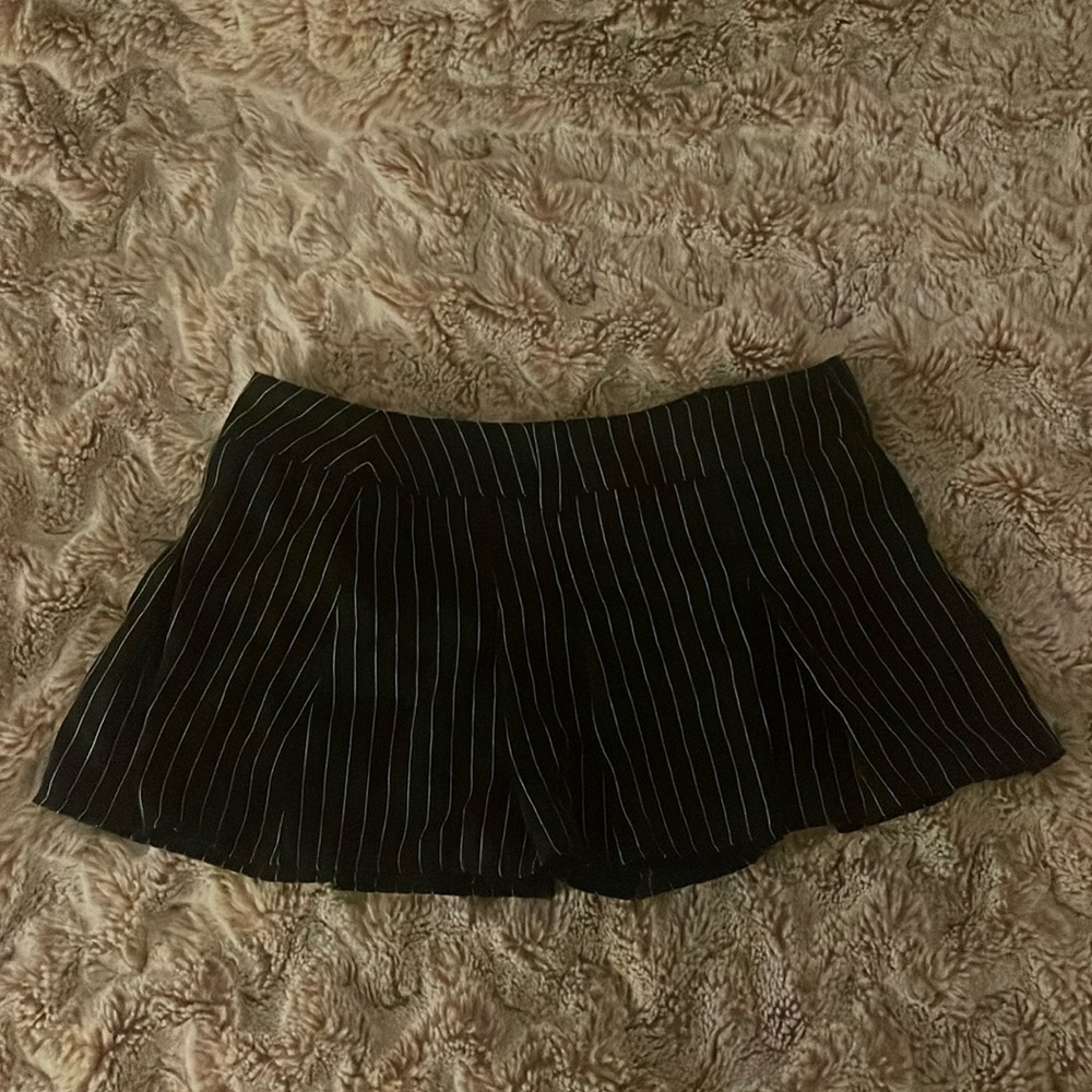 y2k low rise black and white pin striped skirt